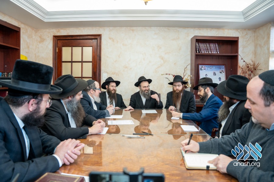 Badatz adresses the Taharas Habayis Inaugural Meeting